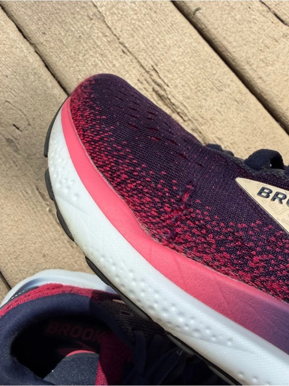 Brooks Ghost 16 Running Shoes Size 6.5 Medium Peacoat Raspberry‎